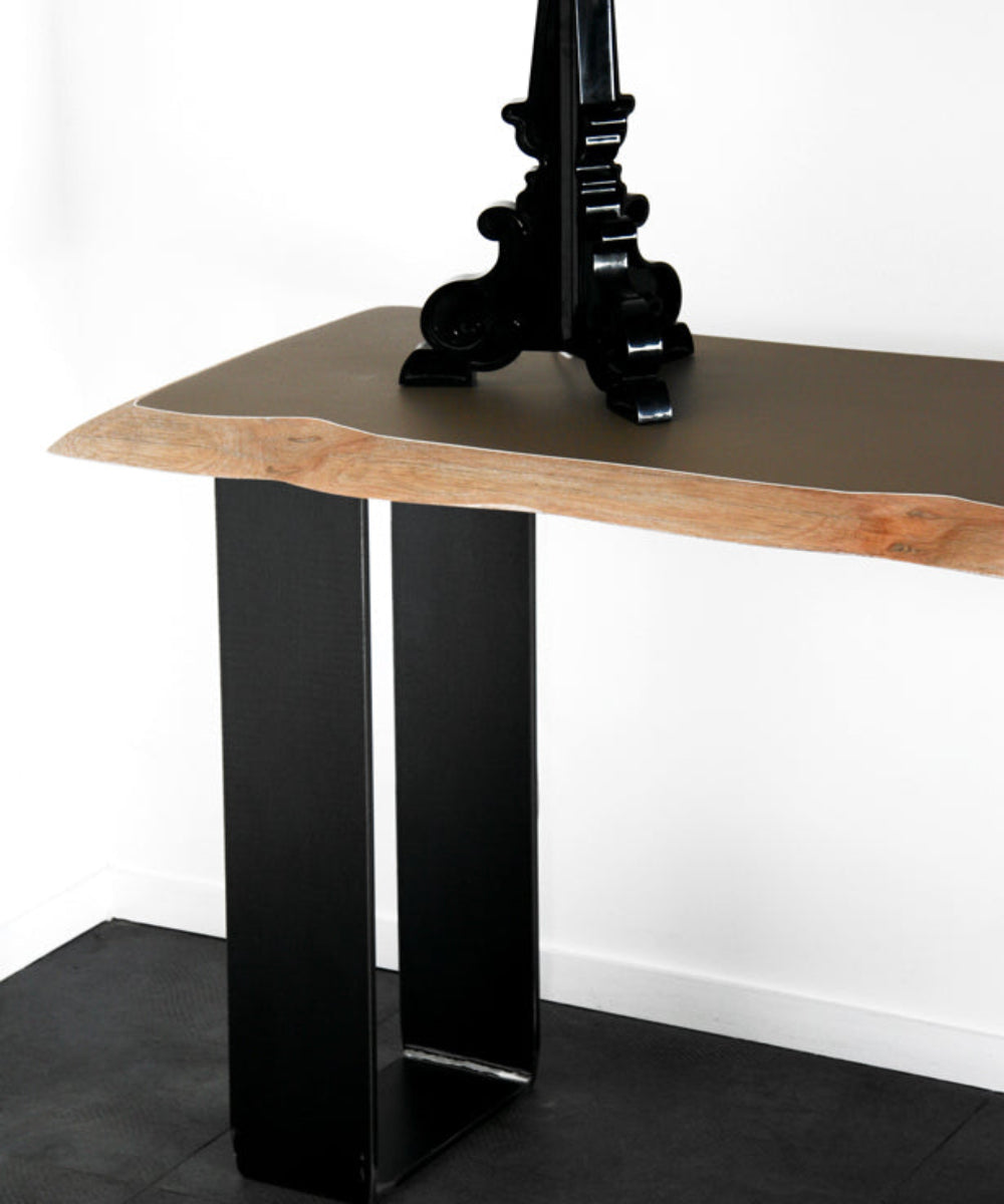Woodlack console