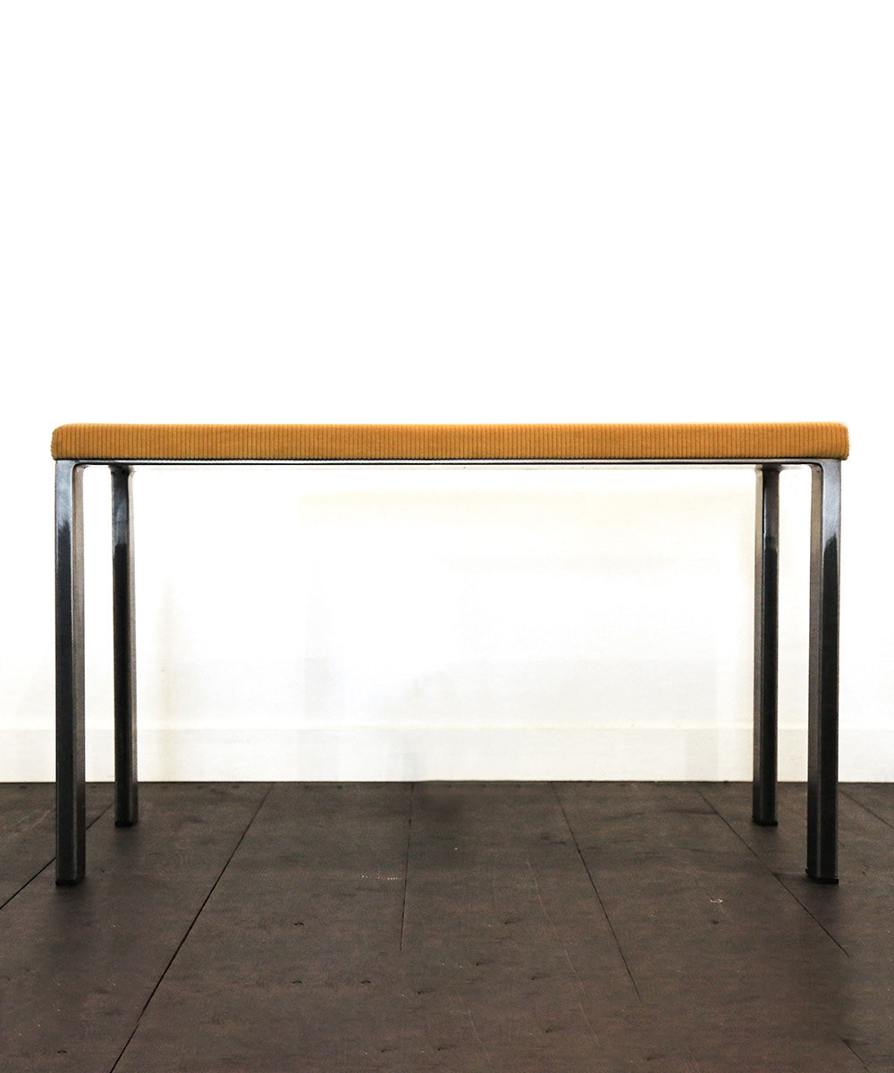 Banc Hoffman Pantone